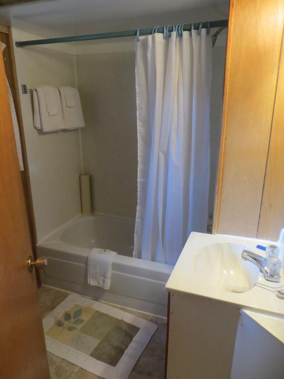 Bondi Village Cottage Resort Lake of Bays Екстериор снимка
