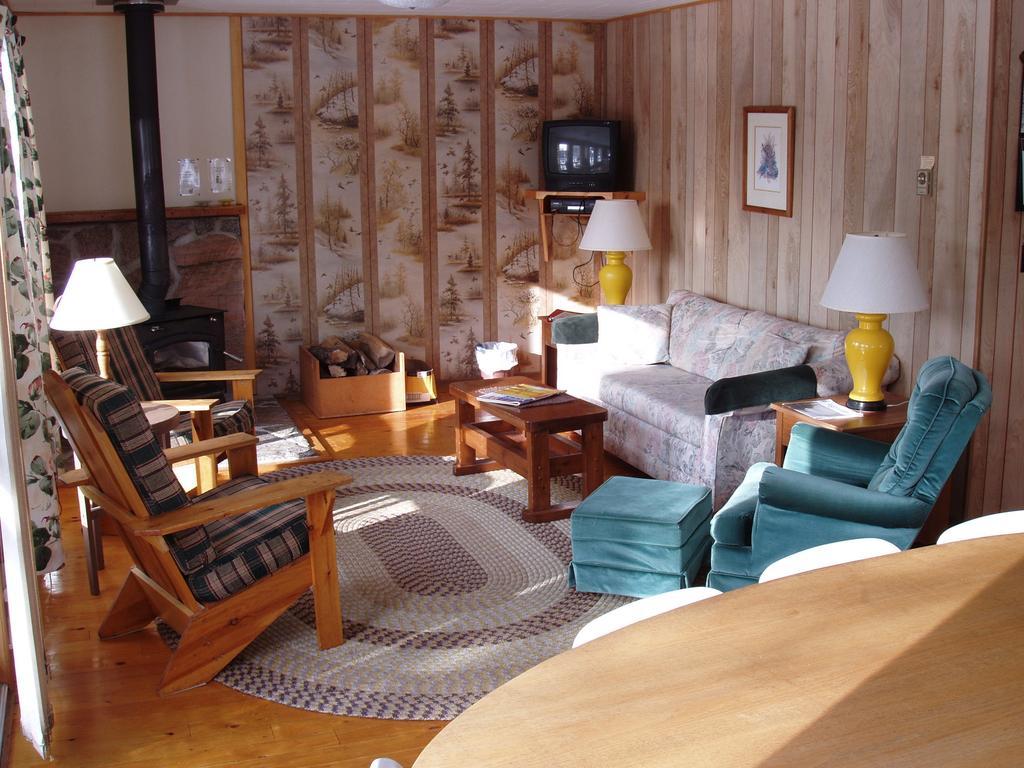 Bondi Village Cottage Resort Lake of Bays Екстериор снимка